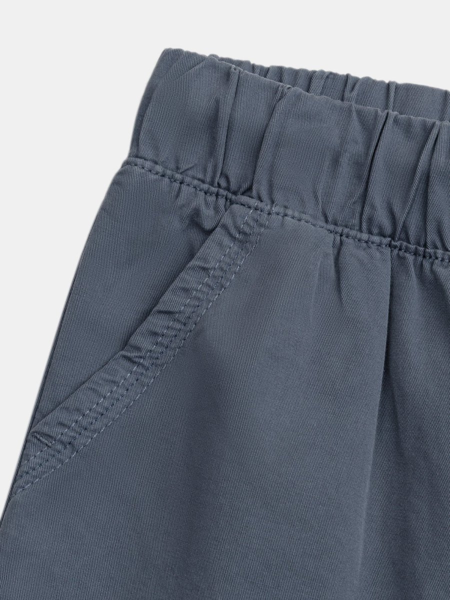 Bermuda azul com bolsos na frente e nas costas para meninos - Image 3