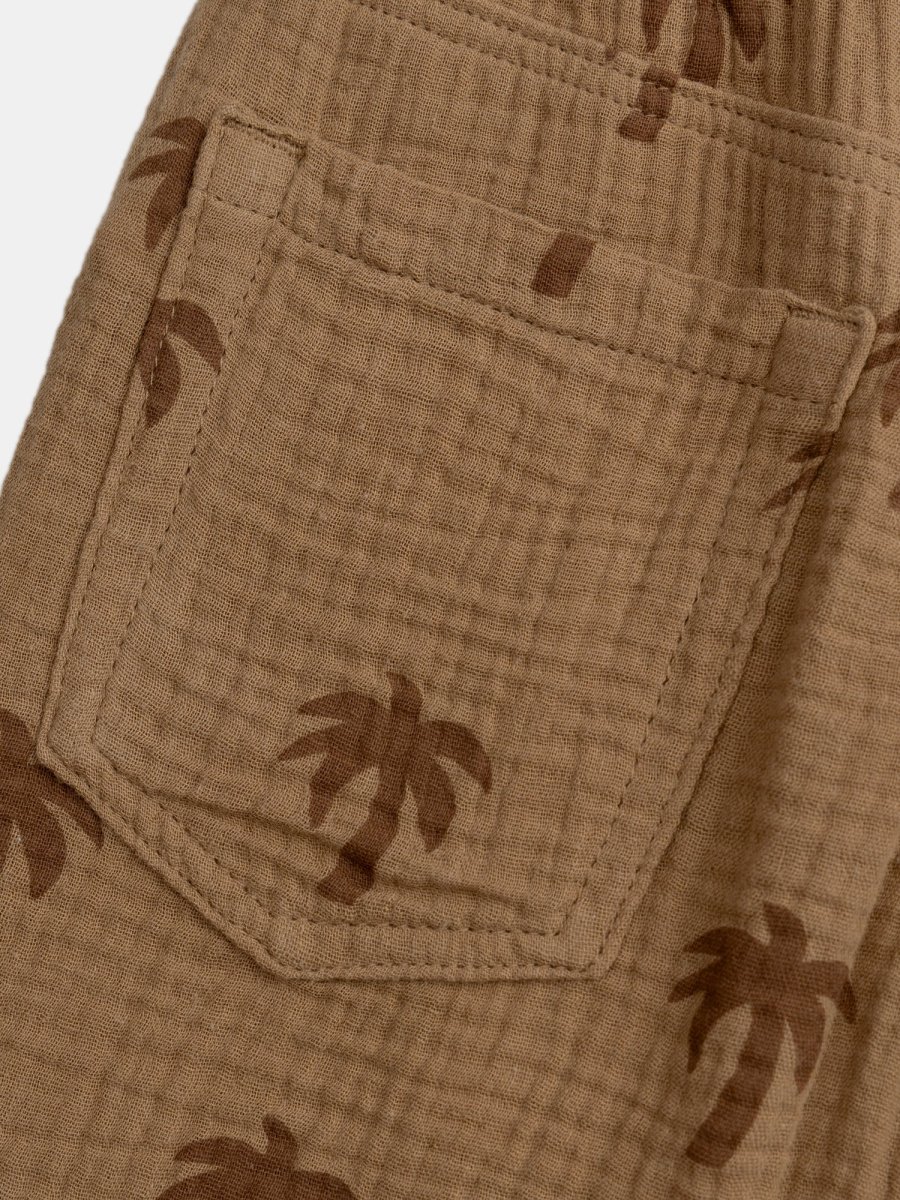 Bermuda castanho com estampado de palmeiras para rapazes - Image 6