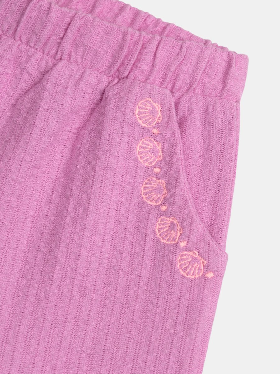 Conjunto rosa trébol com t-shirt e calções texturizados para meninas - Image 7